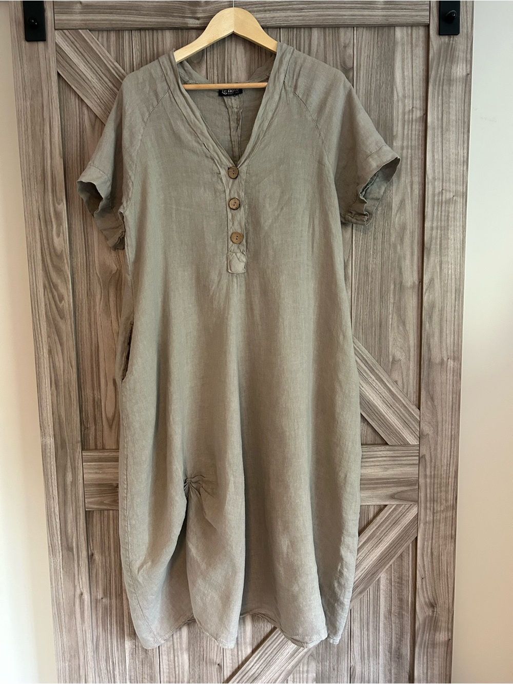 Le Nove Made in Italy Linen Draped Tulip Dress Wood Buttons Tan